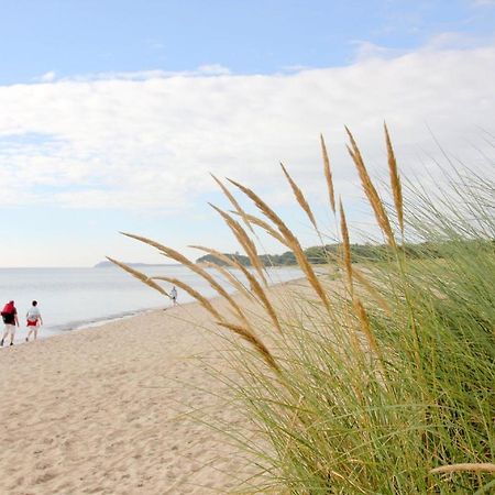 Strandnahe 2-Raum-Ferienwohnung Mit Balkon - Strandhaus Moenchgut Fewo 10 Лоббе Экстерьер фото